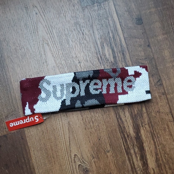 Supreme New Era Reflective Logo 